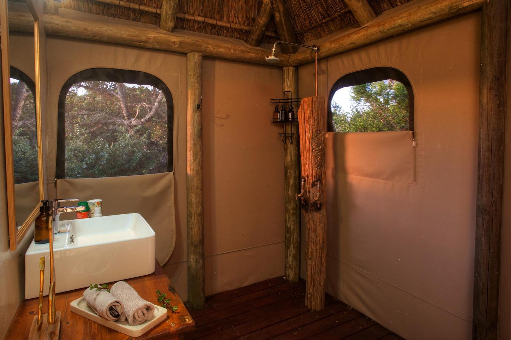 Paterson Addo Elephant Safari Lodge - Bellevue Forest Reserve מראה חיצוני תמונה